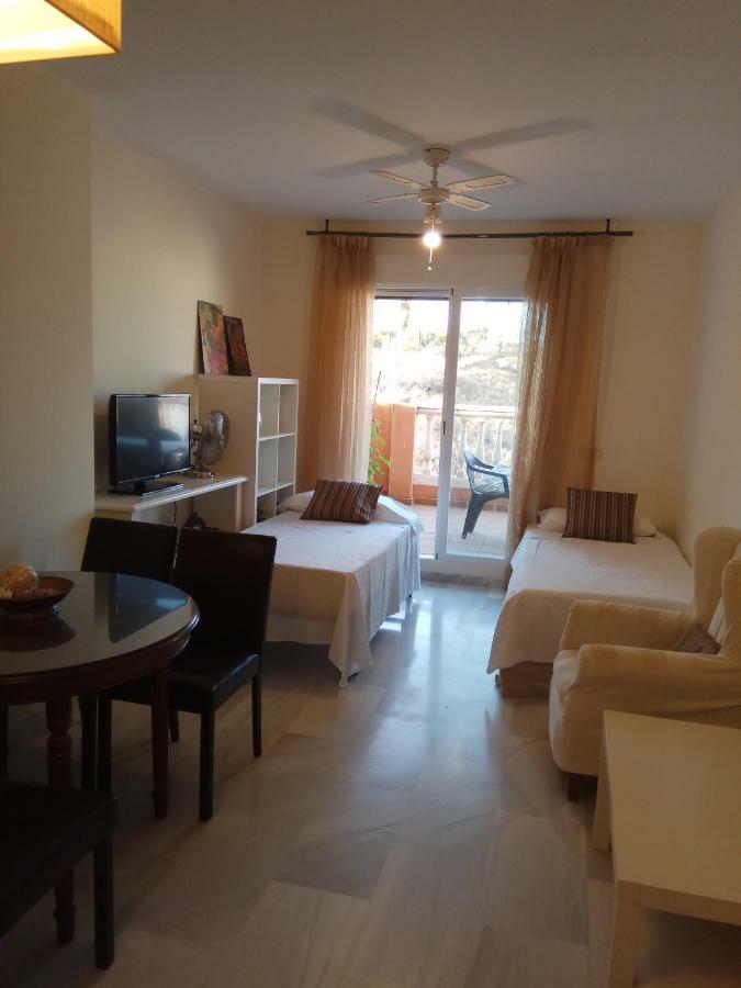 Precioso Atico En Torre De Benagalbon A 20 Metros Del Mar. Apartman Kültér fotó