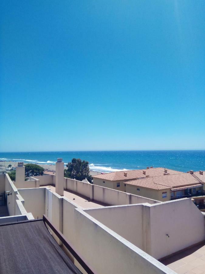 Precioso Atico En Torre De Benagalbon A 20 Metros Del Mar. Apartman Kültér fotó